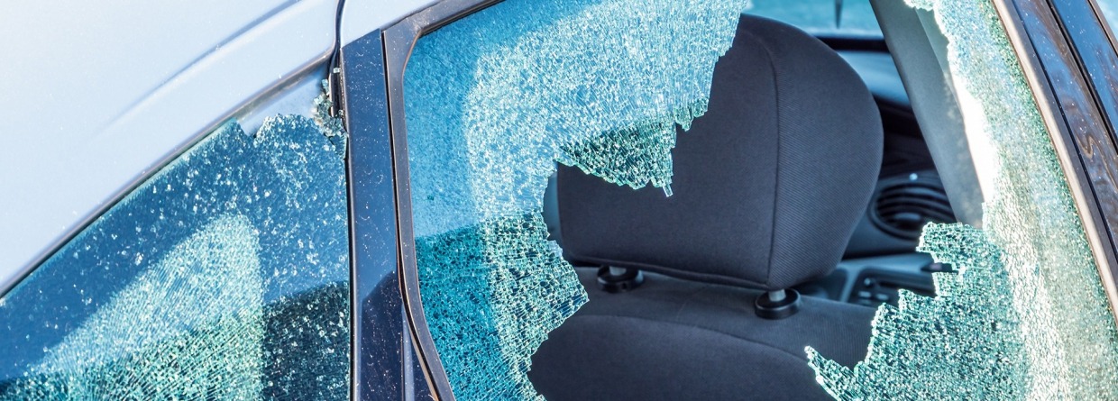 vandalen, auto vernieling, auto schade, raam kapot, raam vernield, inbraak